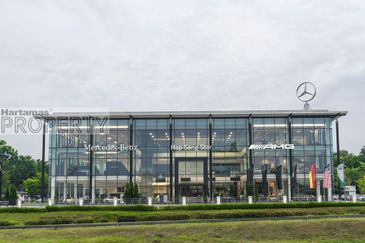 DETACHED SHOWROOM / COMMERCIAL BUNGALOW @ BANDAR KINRARA