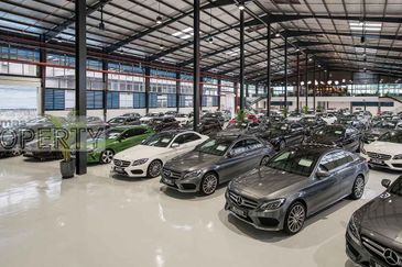 DETACHED SHOWROOM / COMMERCIAL BUNGALOW @ BANDAR KINRARA