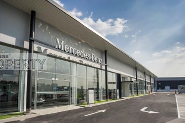 DETACHED SHOWROOM / COMMERCIAL BUNGALOW @ BANDAR KINRARA