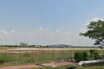 West Port, Pulau Indah