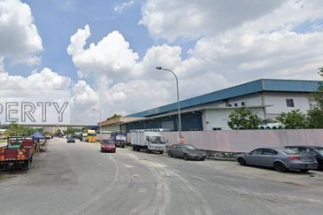 Warehouse / Light Industrial, 1.5 Storey @ Taman Perindustrian Kinrara