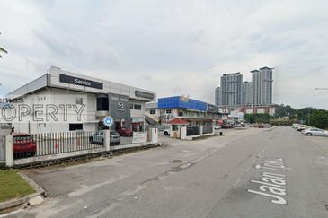 Warehouse / Light Industrial, 1.5 Storey @ Taman Perindustrian Kinrara