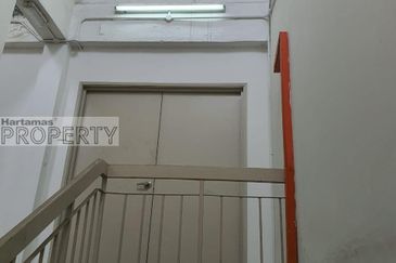 4-Stry Shoplot (3 units adjoint) @ Taman Maluri, Kuala Lumpur