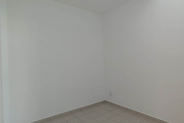 INDIVIDUAL TITLE SINGLE STOREY LANDED HOUSE HOT IN MANTIN !!!