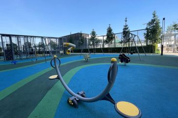 M Sinar Southville City