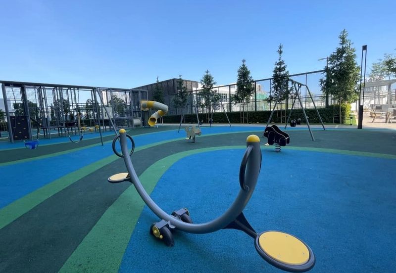 M Sinar Southville City