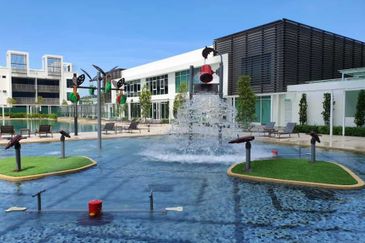 M Sinar Southville City