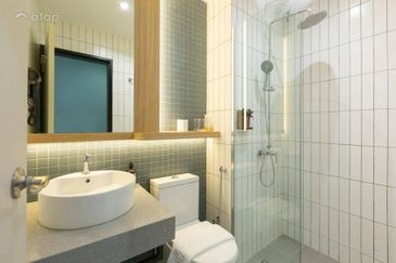 FREEHOLD / INDIVIDUAL TITLE 2 STOREY COMMERCIAL SHOPLOTS CORNER LOT 8900 SQFT HOT IN NEGERI SEMBILAN FOR SALE !!!