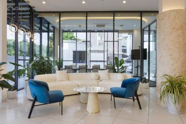 FREEHOLD / INDIVIDUAL TITLE 2 STOREY COMMERCIAL SHOPLOTS CORNER LOT 8900 SQFT HOT IN NEGERI SEMBILAN FOR SALE !!!