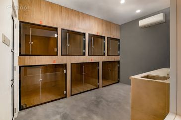 FREEHOLD / INDIVIDUAL TITLE 2 STOREY COMMERCIAL SHOPLOTS INTERMEDIATE LOT 3900 SQFT HOT IN NEGERI SEMBILAN FOR SALE !!!