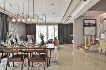 FREEHOLD / INDIVIDUAL TITLE PREMIUM 2 STOREY LANDED HOUSE HOT IN MANTIN FOR SALE !!!