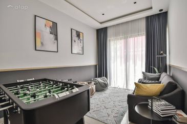 FREEHOLD / INDIVIDUAL TITLE PREMIUM 2 STOREY LANDED HOUSE HOT IN MANTIN FOR SALE !!!