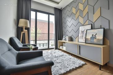 FREEHOLD / INDIVIDUAL TITLE PREMIUM 2 STOREY LANDED HOUSE HOT IN MANTIN FOR SALE !!!