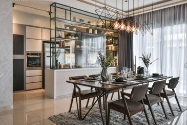 FREEHOLD / INDIVIDUAL TITLE PREMIUM 2 STOREY LANDED HOUSE HOT IN MANTIN FOR SALE !!!