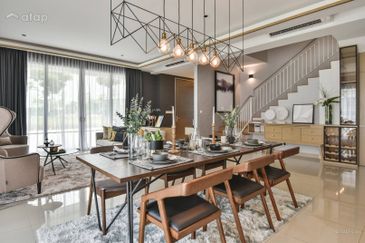 FREEHOLD / INDIVIDUAL TITLE PREMIUM 2 STOREY LANDED HOUSE HOT IN MANTIN FOR SALE !!!