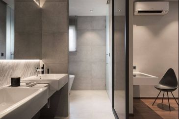 FREEHOLD / INDIVIDUAL TITLE PREMIUM 2 STOREY LANDED HOUSE HOT IN MANTIN FOR SALE !!!