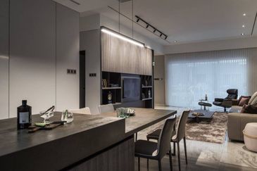 FREEHOLD / INDIVIDUAL TITLE PREMIUM 2 STOREY LANDED HOUSE HOT IN MANTIN FOR SALE !!!