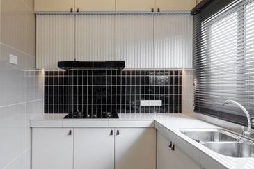 FREEHOLD / INDIVIDUAL TITLE PREMIUM 2 STOREY LANDED HOUSE HOT IN MANTIN FOR SALE !!!