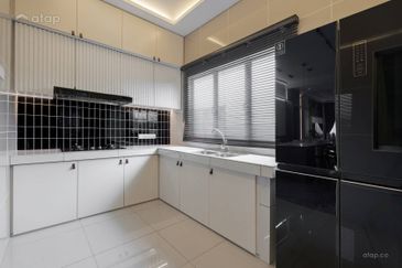 FREEHOLD / INDIVIDUAL TITLE PREMIUM 2 STOREY LANDED HOUSE HOT IN MANTIN FOR SALE !!!