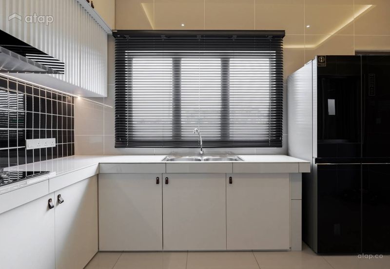 FREEHOLD / INDIVIDUAL TITLE PREMIUM 2 STOREY LANDED HOUSE HOT IN MANTIN FOR SALE !!!