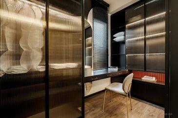 FREEHOLD / INDIVIDUAL TITLE PREMIUM 2 STOREY LANDED HOUSE HOT IN MANTIN FOR SALE !!!