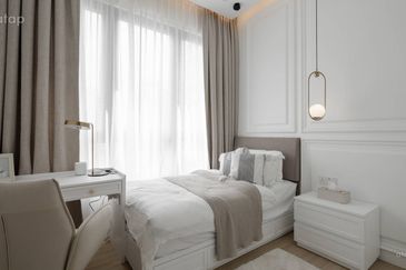 FREEHOLD FULLY FURNISHED CONDOMINIUM HOT IN SUNGAI LONG FOR SALE !!!