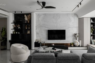 FREEHOLD FULLY FURNISHED CONDOMINIUM HOT IN SUNGAI LONG FOR SALE !!!