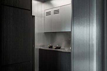 FREEHOLD FULLY FURNISHED CONDOMINIUM HOT IN SUNGAI LONG FOR SALE !!!