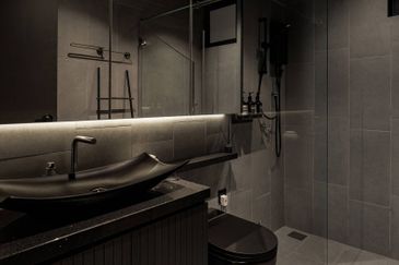 FREEHOLD FULLY FURNISHED CONDOMINIUM HOT IN SUNGAI LONG FOR SALE !!!