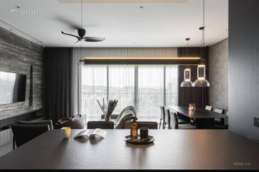 FREEHOLD FULLY FURNISHED CONDOMINIUM HOT IN SUNGAI LONG FOR SALE !!!