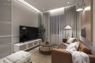 FREEHOLD FULLY FURNISHED CONDOMINIUM HOT IN SUNGAI LONG FOR SALE !!!