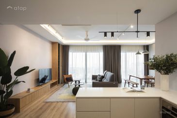 FREEHOLD FULLY FURNISHED CONDOMINIUM HOT IN SUNGAI LONG FOR SALE !!!