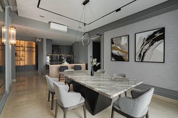 FREEHOLD FULLY FURNISHED CONDOMINIUM HOT IN SUNGAI LONG FOR SALE !!!