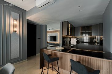 FREEHOLD FULLY FURNISHED CONDOMINIUM HOT IN SUNGAI LONG FOR SALE !!!