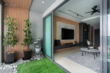 FREEHOLD FULLY FURNISHED CONDOMINIUM HOT IN SUNGAI LONG FOR SALE !!!