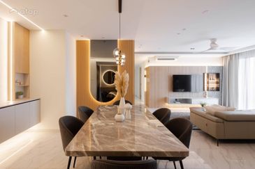 FREEHOLD FULLY FURNISHED CONDOMINIUM HOT IN SUNGAI LONG FOR SALE !!!