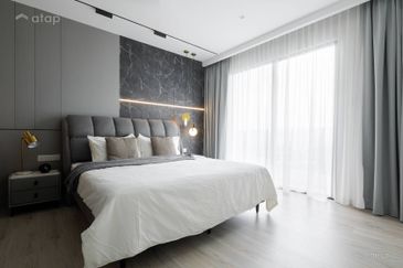 FREEHOLD FULLY FURNISHED CONDOMINIUM HOT IN SUNGAI LONG FOR SALE !!!