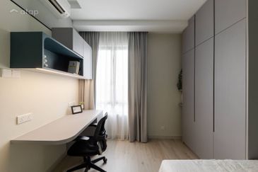 FREEHOLD FULLY FURNISHED CONDOMINIUM HOT IN SUNGAI LONG FOR SALE !!!