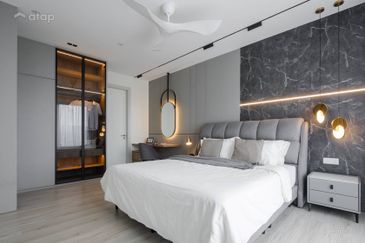 FREEHOLD FULLY FURNISHED CONDOMINIUM HOT IN SUNGAI LONG FOR SALE !!!