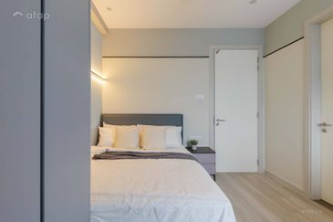 FREEHOLD FULLY FURNISHED CONDOMINIUM HOT IN SUNGAI LONG FOR SALE !!!