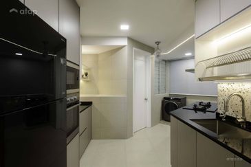 FREEHOLD FULLY FURNISHED CONDOMINIUM HOT IN SUNGAI LONG FOR SALE !!!