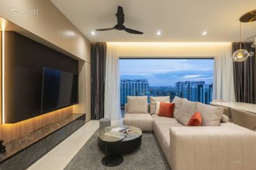 FREEHOLD FULLY FURNISHED CONDOMINIUM HOT IN SUNGAI LONG FOR SALE !!!