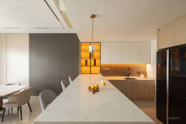 FREEHOLD FULLY FURNISHED CONDOMINIUM HOT IN SUNGAI LONG FOR SALE !!!