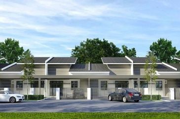 INDIVIDUAL TITLE / AFFORDABLE 1 STOREY LANDED HOUSE 4 ROOMS 2 BATHS HOT IN MANTIN FOR SALE !!!