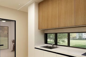 INDIVIDUAL TITLE / AFFORDABLE 1 STOREY LANDED HOUSE 4 ROOMS 2 BATHS HOT IN MANTIN FOR SALE !!!