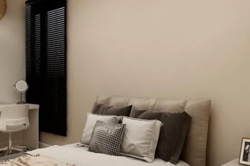 INDIVIDUAL TITLE / AFFORDABLE 1 STOREY LANDED HOUSE 4 ROOMS 2 BATHS HOT IN MANTIN FOR SALE !!!