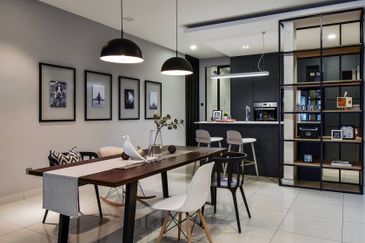 INDIVIDUAL TITLE 1 STOREY LANDED 4 ROOMS HOT SELLING IN MANTIN FOR SALE !!!