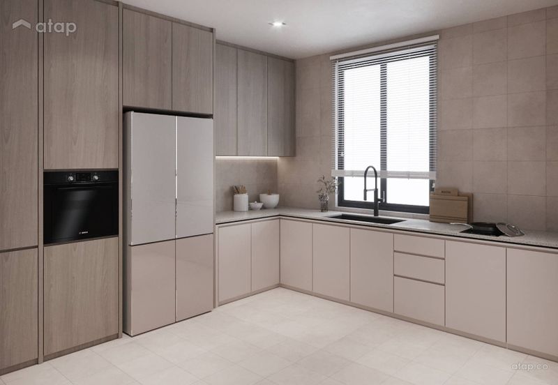 FREEHOLD & CHEAPEST  TOWNHOUSE HOT IN MANTIN FOR SALE !!!