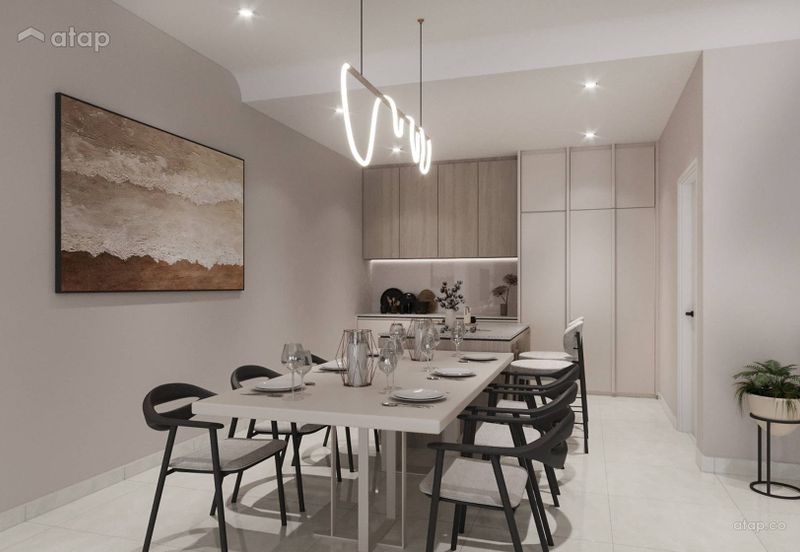 FREEHOLD & CHEAPEST  TOWNHOUSE HOT IN MANTIN FOR SALE !!!