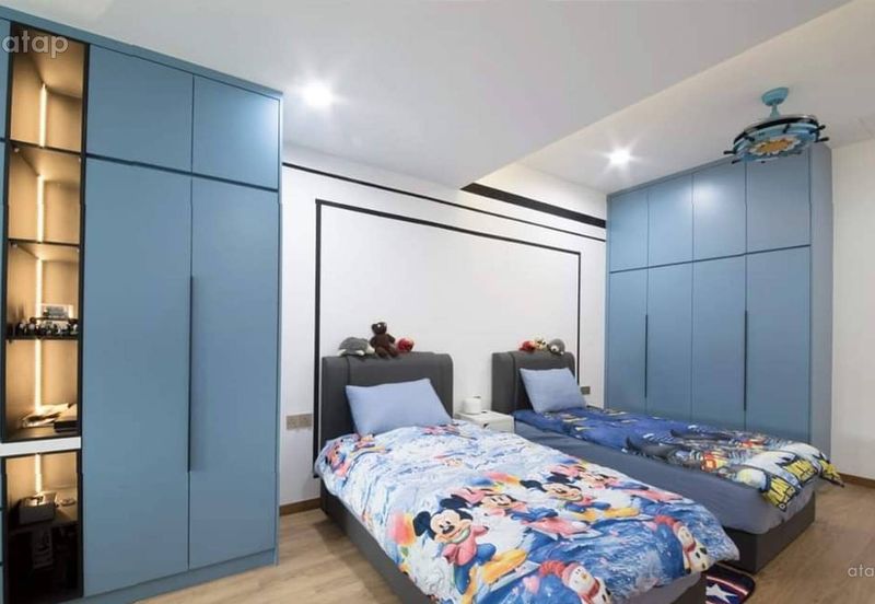 FREEHOLD & CHEAPEST  TOWNHOUSE HOT IN MANTIN FOR SALE !!!